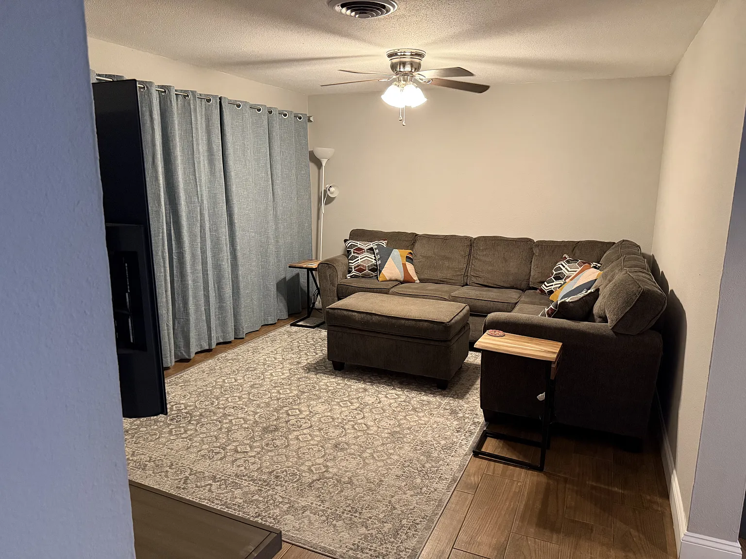 3 bed, $2,000 — Photo 3