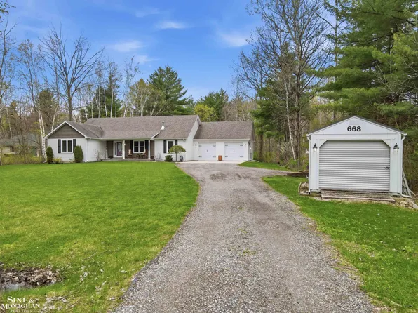 668 S Bartlett Rd, Saint Clair, MI 48079