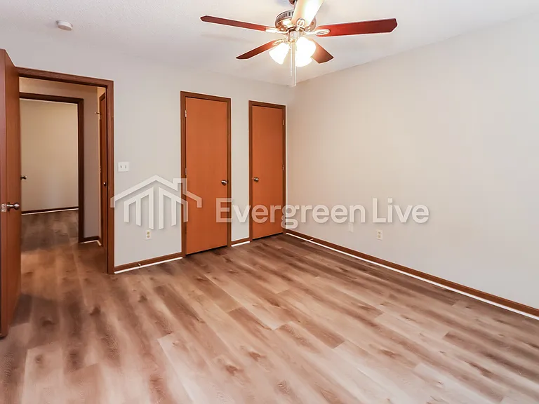 1501 Hawthorne Cir — Photo 11