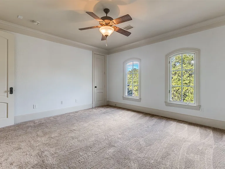 6416 Dykes Way — Photo 9