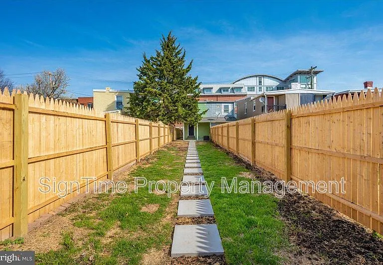 138 E South St — Photo 24