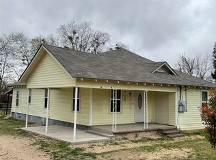 400 E Travis St, Mexia, TX