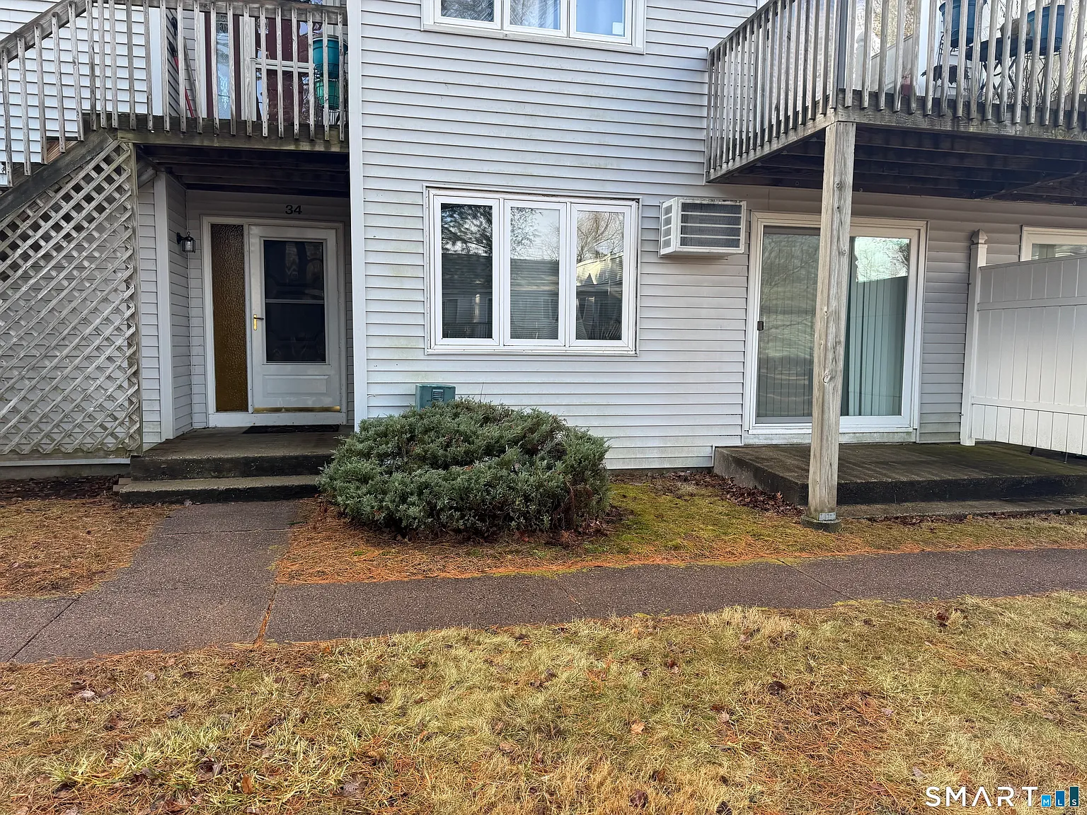 85 Old Town Rd — Photo 1
