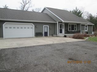 3426 Ewing Rd, Twin Lake, MI 49457