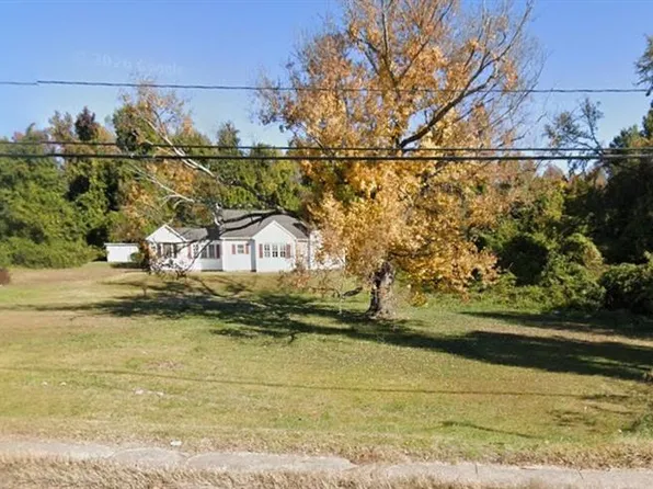 3759 Reynolda Rd, Winston Salem, NC 27106