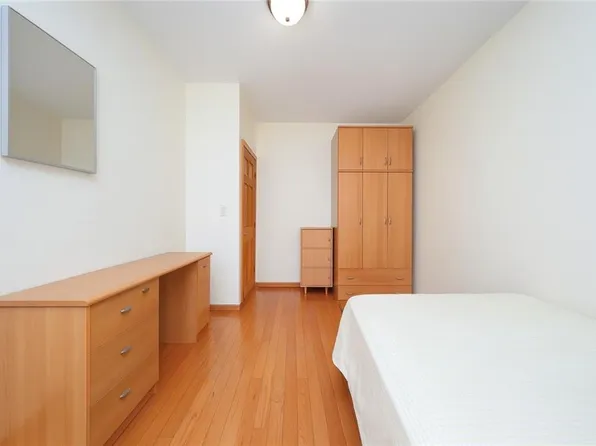 1152 64th Street image 8 of 32