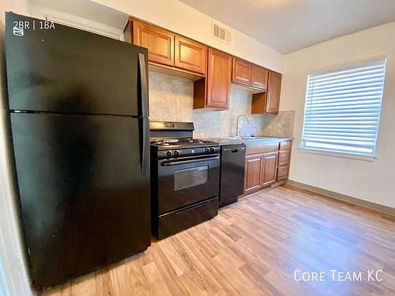 2nd image of 4128 Roanoke Pkwy #1040-2