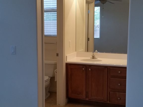 3rd image of 982 N Cottonwood Wash Dr