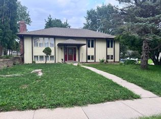10456 V St, Omaha, NE 68127