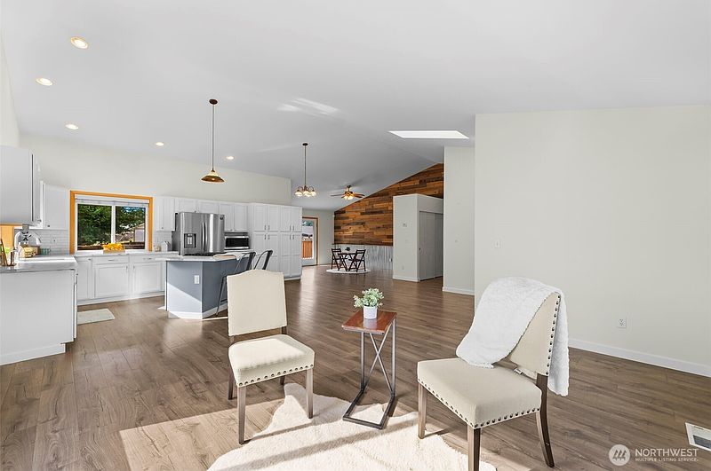 5th image of 17831 77th Street E
