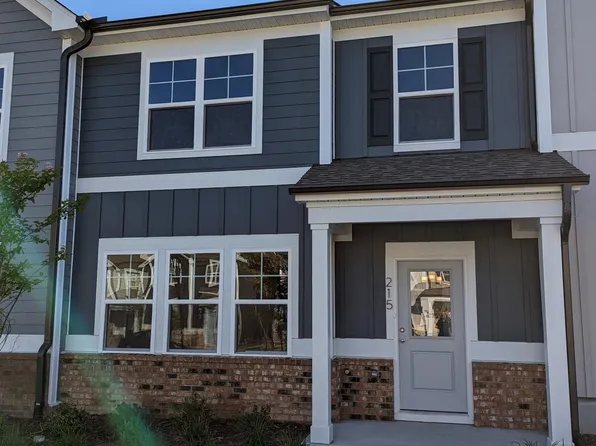 215 Parker Station Ave, Fuquay Varina, NC 27526
