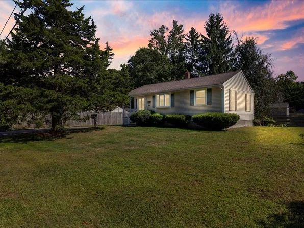 21 Douglass Way, Exeter, NH 03833