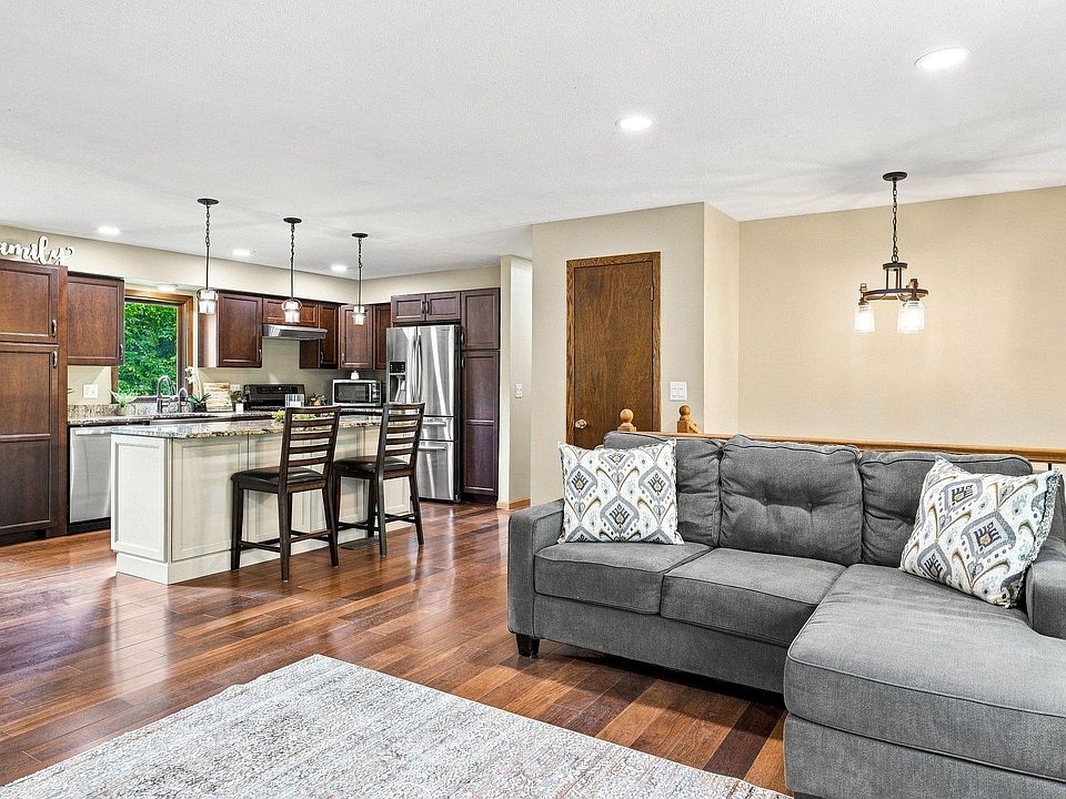 1st image of 13216 Parkwood Dr