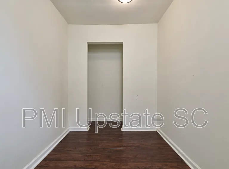 79 Allen St — Photo 6