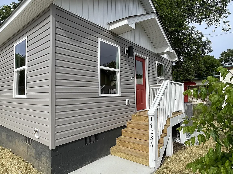 1703 S Lyerly St — Photo 1