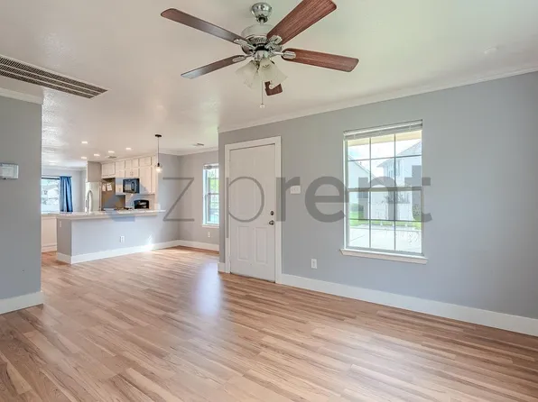 919 Verde Trails Dr, Houston, TX 77073