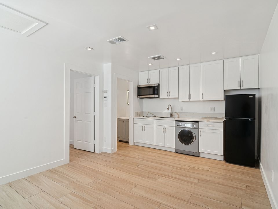 1st image of 16001 Ludlow St
