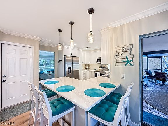 5th image of 1907 SE 6th Ter