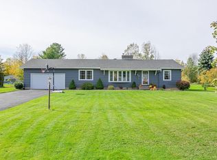 81 Payne Beach Rd, Hilton, NY 14468
