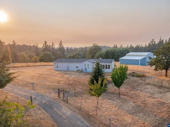 16600 SE Kestrel Heights Rd, Amity, OR 97101