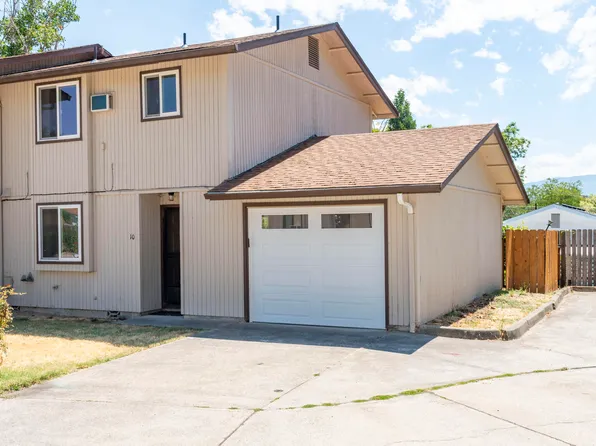 47 SW Eastern Ave APT 10, Grants Pass, OR 97526