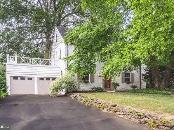 2440 Garrett Rd, Drexel Hill, PA 19026