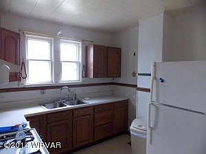 5th image of 239 E 15th St