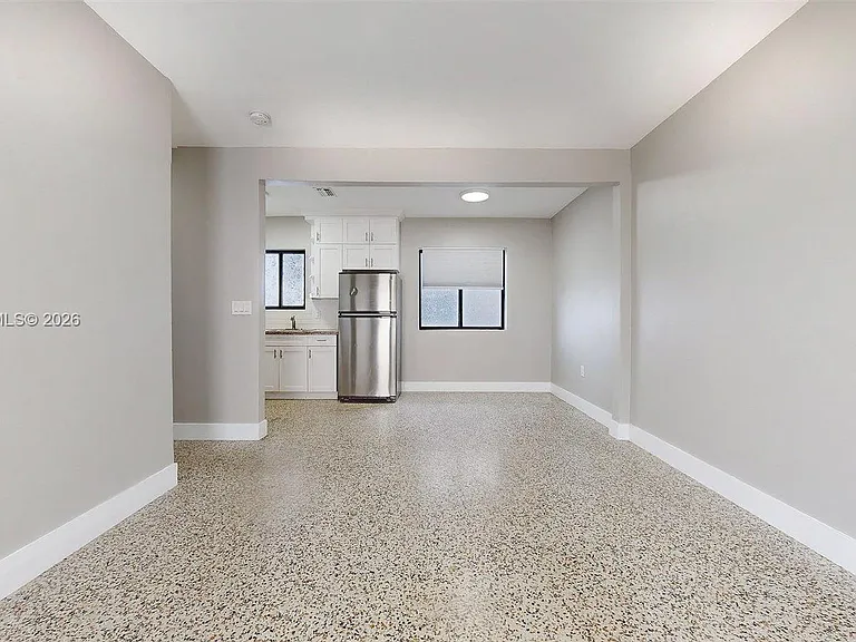 101 W 11th St #1 — Photo 5