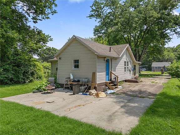 5th image of 3110 Omaha St