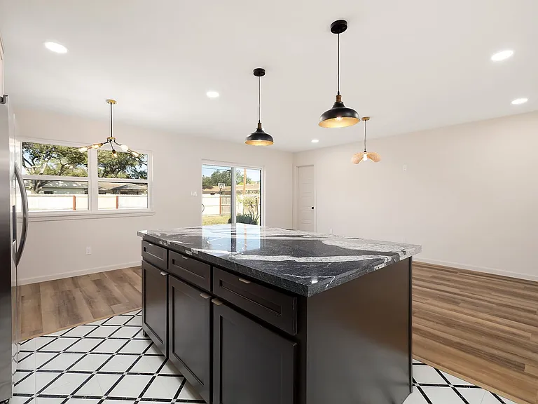 1518 Orchid Ave — Photo 6