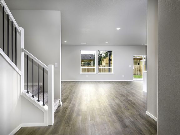 5th image of 10805 NE 127th Ave