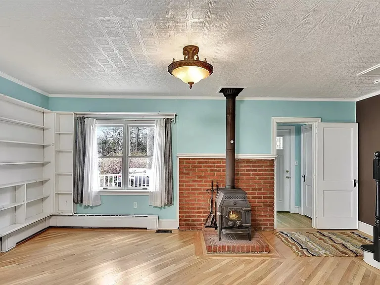245 Perrineville Rd — Photo 6