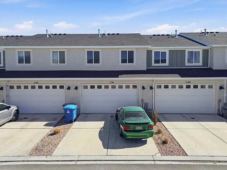1194 W Summit Ridge Pkwy — Photo 21