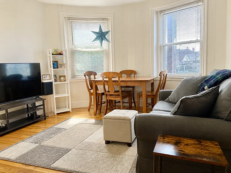 199 Winthrop Rd #2 — Photo 2