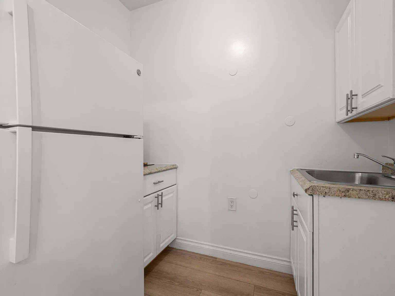 724 S Mariposa — Photo 2