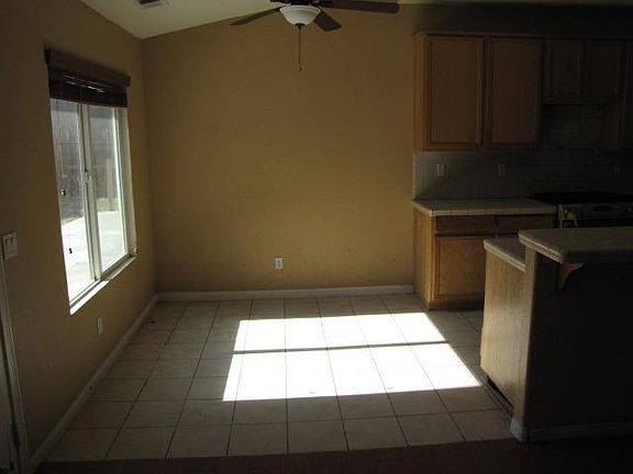 4th image of 15977 Holly Brook Ln