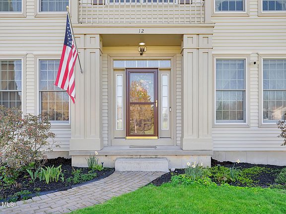 3rd image of 12 Magnolia Way