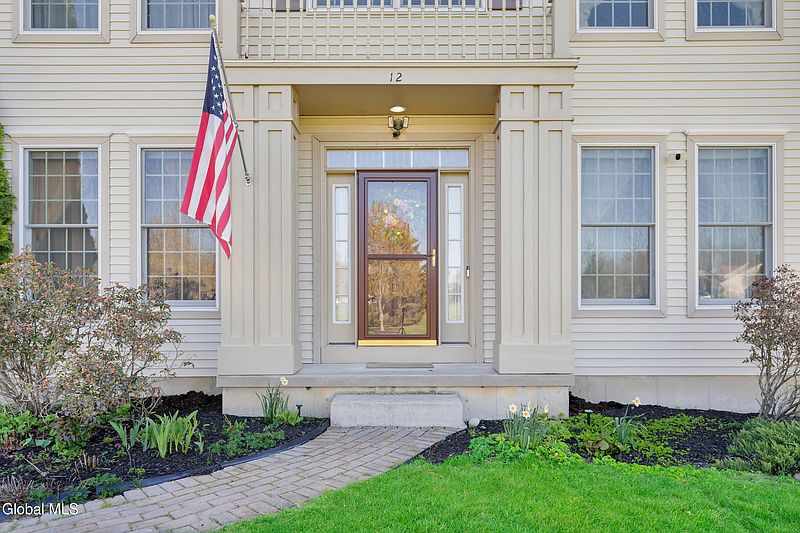 3rd image of 12 Magnolia Way