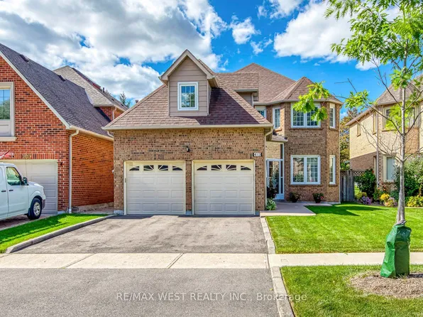 413 Camden Cir, Mississauga, ON L4Z 2P4