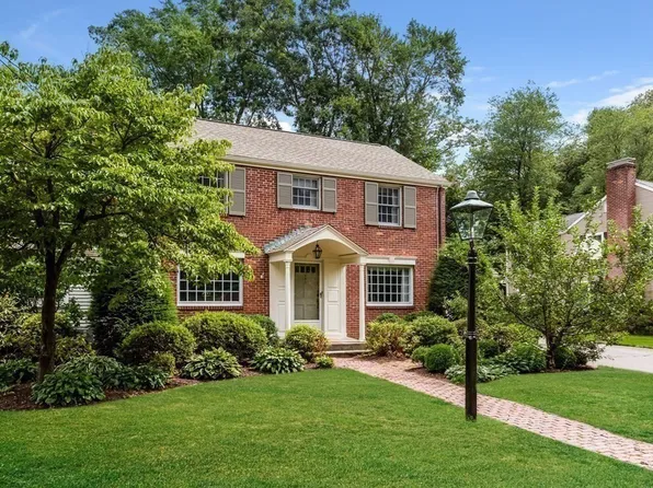 595 Laurel St, Longmeadow, MA 01106