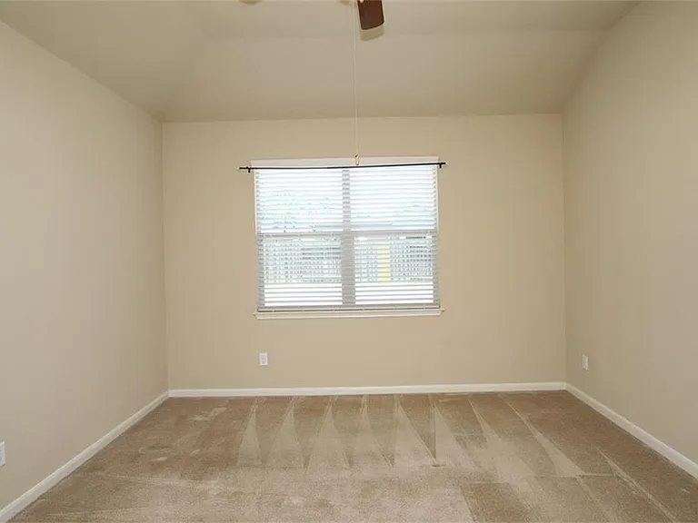 8902 Finnery Dr — Photo 20