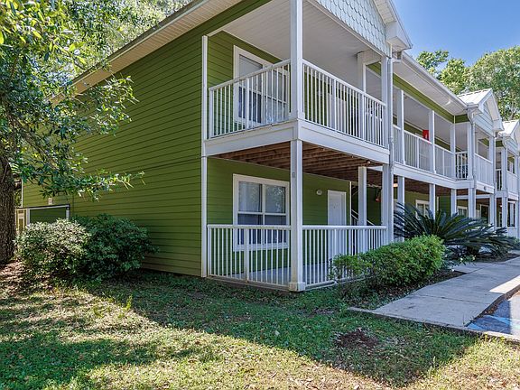 3rd image of 435 E Canal Dr #1