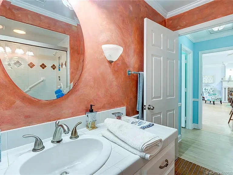 1446 Wyn Cove Dr — Photo 17