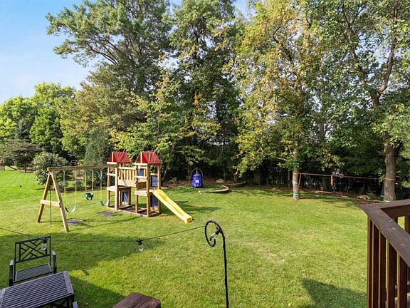 4th image of 2320 Brookstone Ln