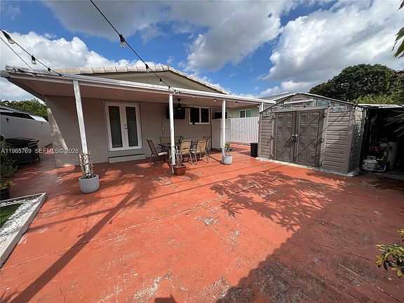 3rd image of 10382 SW 25th St