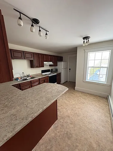 10 Knapp St #3 Photo 1