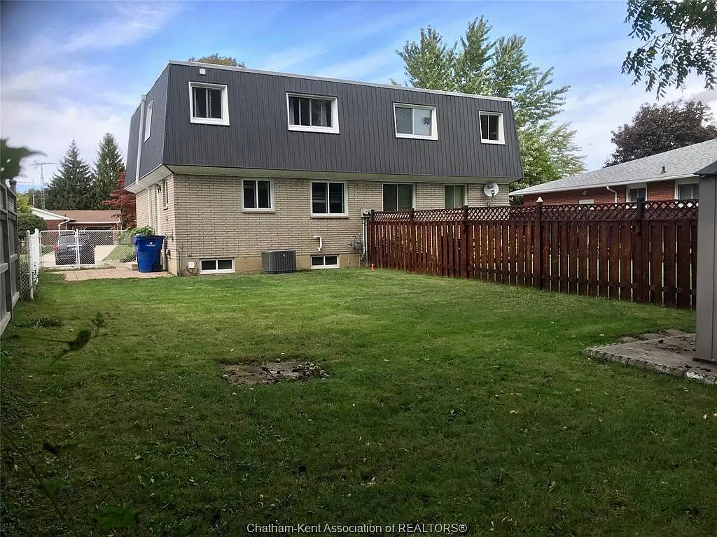 3 bed, 1.5 bath, $2,150 — Photo 3