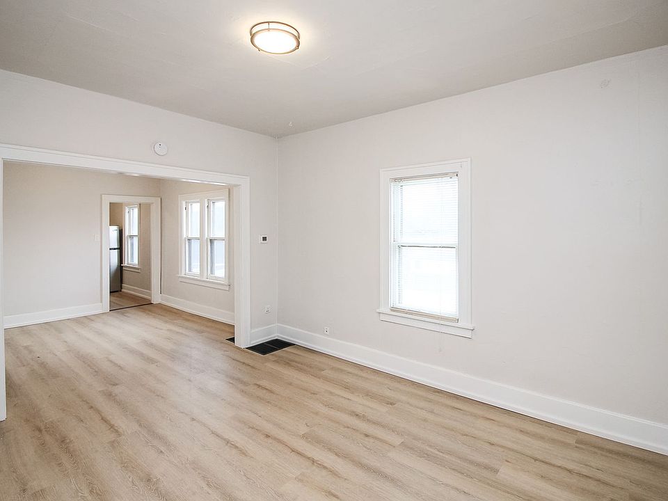 1st image of 219 S Menlo Ave #214-01