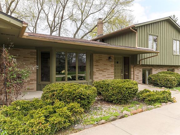 2nd image of 10597 Heenan Dr