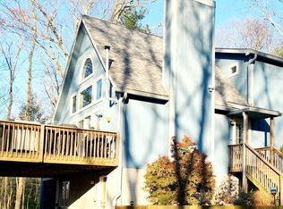 101 Hyacinth Ct, Milford, PA 18337